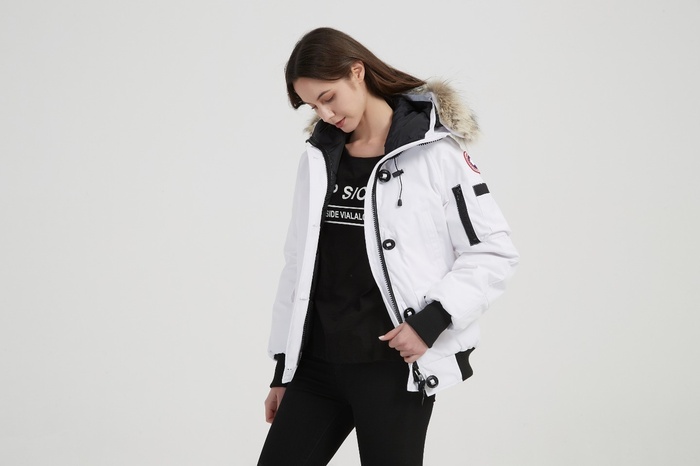 Yupoo Canada Goose beanie white patch Canada Goose down jacket beanie black pompom White 008