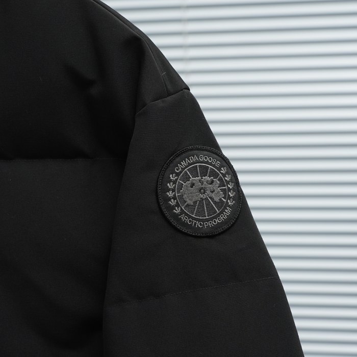 Yupoo Canada Goose bucket black embroidered Canada Goose down jacket beanie brown pompom Black 047