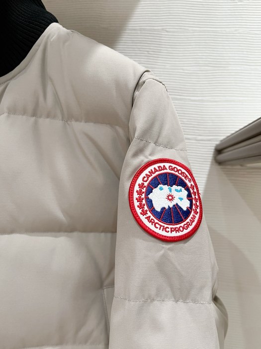 Yupoo Canada Goose bucket black plain Canada Goose down jacket bucket black plain Beige 014