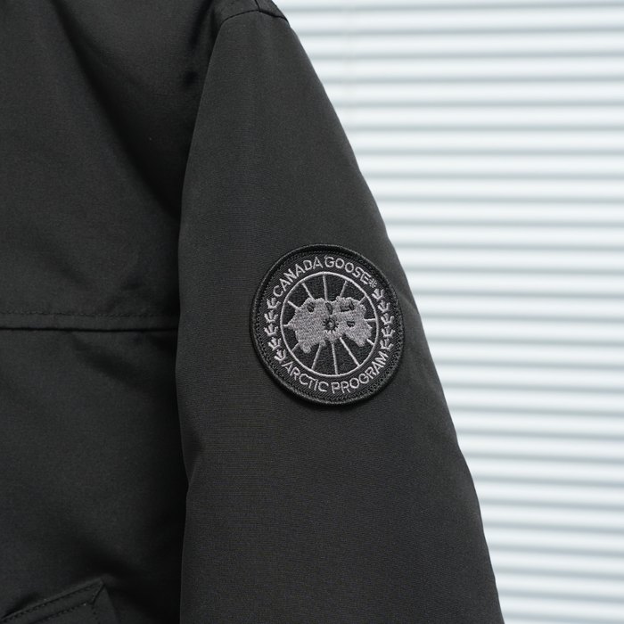 Yupoo Canada Goose bucket black soft Canada Goose down jacket beanie black pompom Black 027