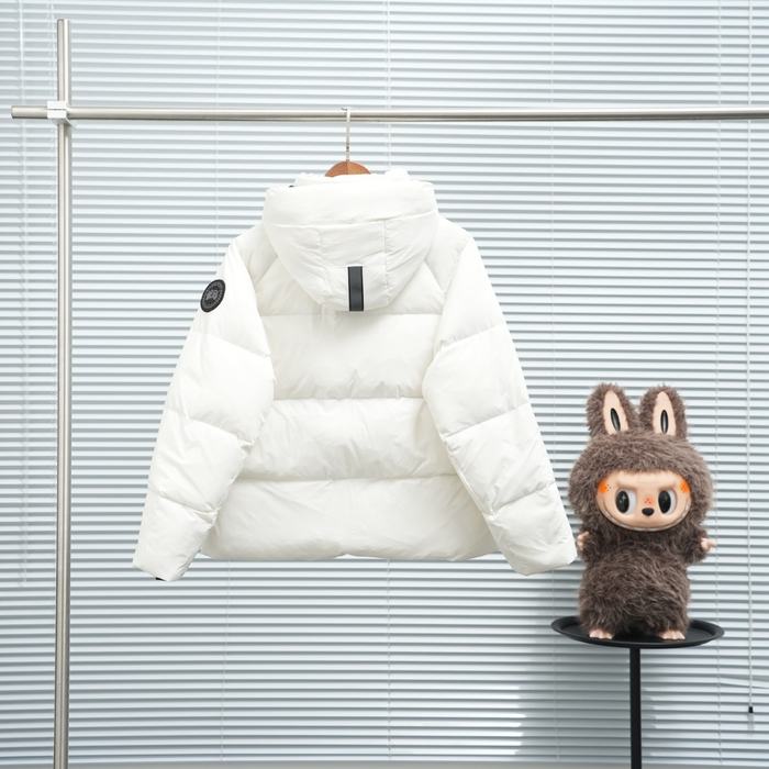 Yupoo Canada Goose bucket white black patch Canada Goose down jacket knit brown pompom beanie White