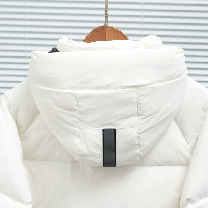 Yupoo Canada Goose bucket white black patch Canada Goose down jacket knit brown pompom beanie White