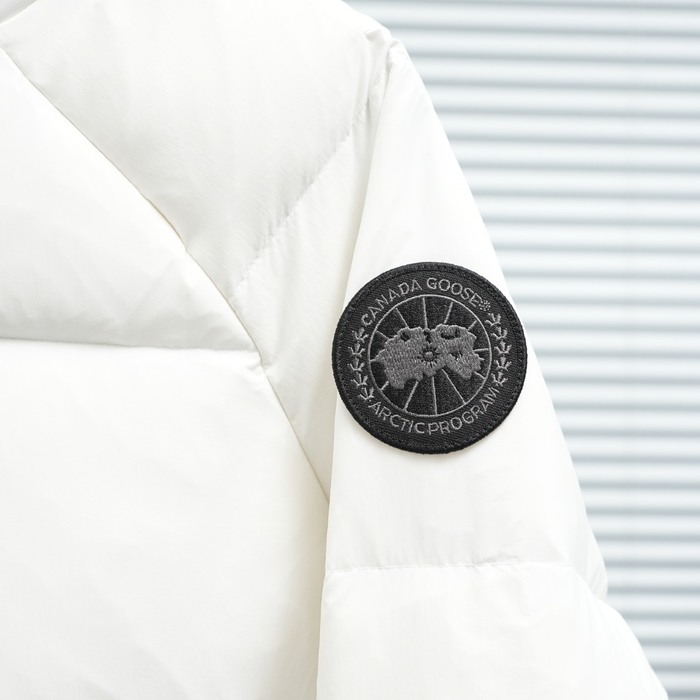 Yupoo Canada Goose bucket white black patch Canada Goose down jacket knit brown pompom beanie White