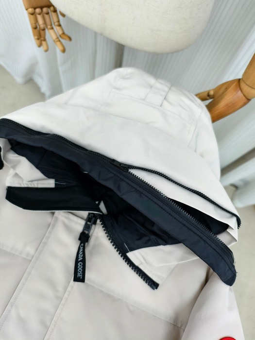 Yupoo Canada Goose hooded white puffer jacket Canada Goose down jacket puffer white patch hood Beige 012