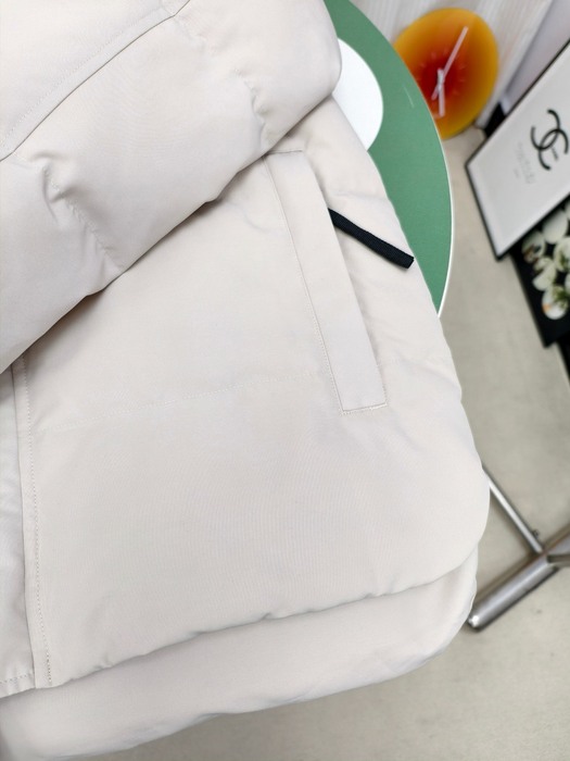 Yupoo Canada Goose hooded white puffer jacket Canada Goose down jacket puffer white patch hood Beige 012