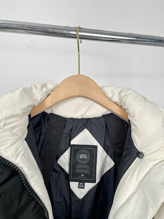 Yupoo Canada Goose puffer beige hooded Canada Goose down jacket puffer white long hooded White 006