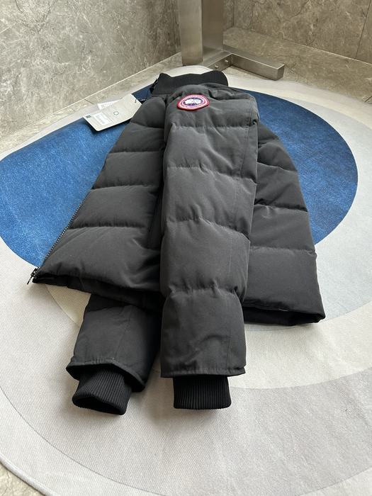 Yupoo Canada Goose puffer black blue sleeves Canada Goose down jacket puffer black blue striped Black 019