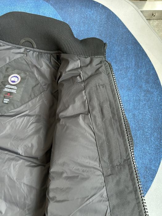 Yupoo Canada Goose puffer black blue sleeves Canada Goose down jacket puffer black blue striped Black 019