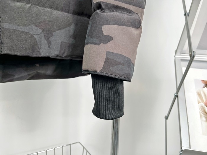 Yupoo Canada Goose puffer black camo Canada Goose down jacket puffer black camo jacket Black 034