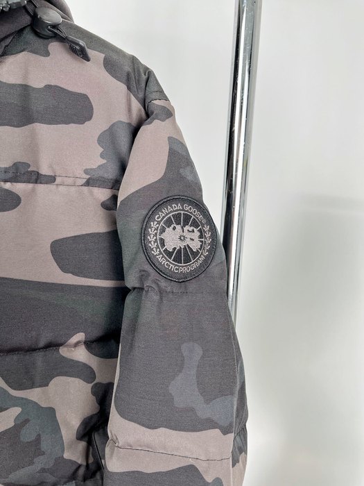 Yupoo Canada Goose puffer black camo Canada Goose down jacket puffer black camo jacket Black 034