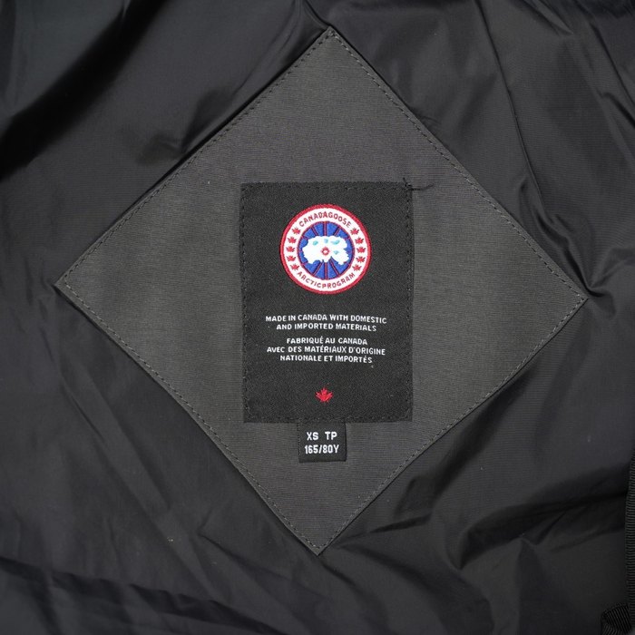 Yupoo Canada Goose puffer black fur hood Canada Goose down jacket beanie black pompom Black 035