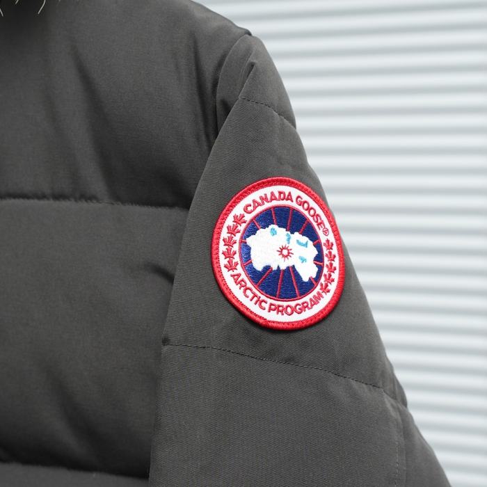 Yupoo Canada Goose puffer black fur hood Canada Goose down jacket beanie black pompom Black 035