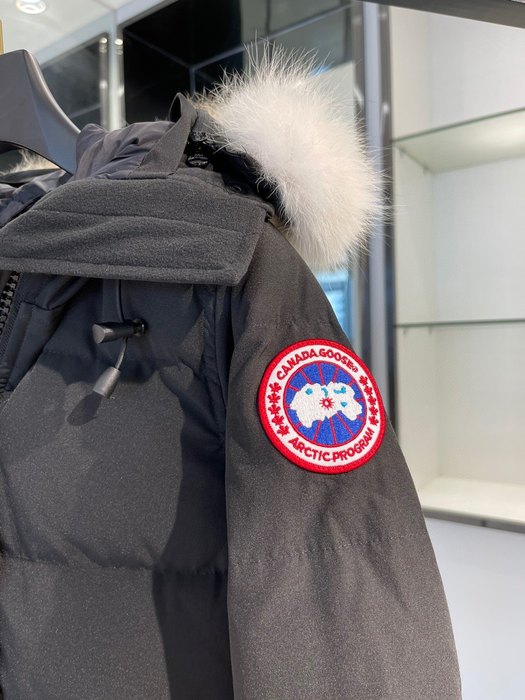 Yupoo Canada Goose puffer black fur hood Canada Goose down jacket puffer black fur hood Black 037