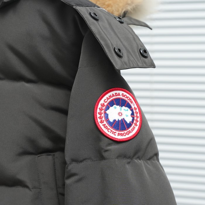 Yupoo Canada Goose puffer black fur hood Canada Goose down jacket puffer black fur trim hood Black 042