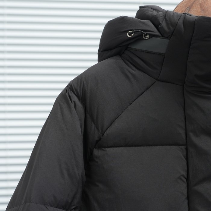 Yupoo Canada Goose puffer black hooded Canada Goose down jacket knit black pompom beanie Black 002