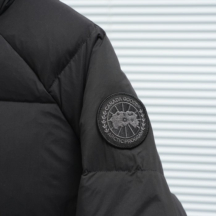 Yupoo Canada Goose puffer black hooded Canada Goose down jacket knit black pompom beanie Black 002