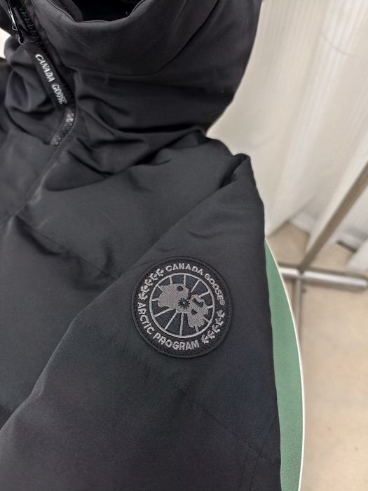 Yupoo Canada Goose puffer black hooded Canada Goose down jacket puffer black hooded Black 023