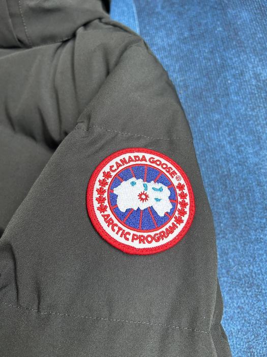 Yupoo Canada Goose puffer black logo patch Canada Goose down jacket hooded black padded jacket Black 011