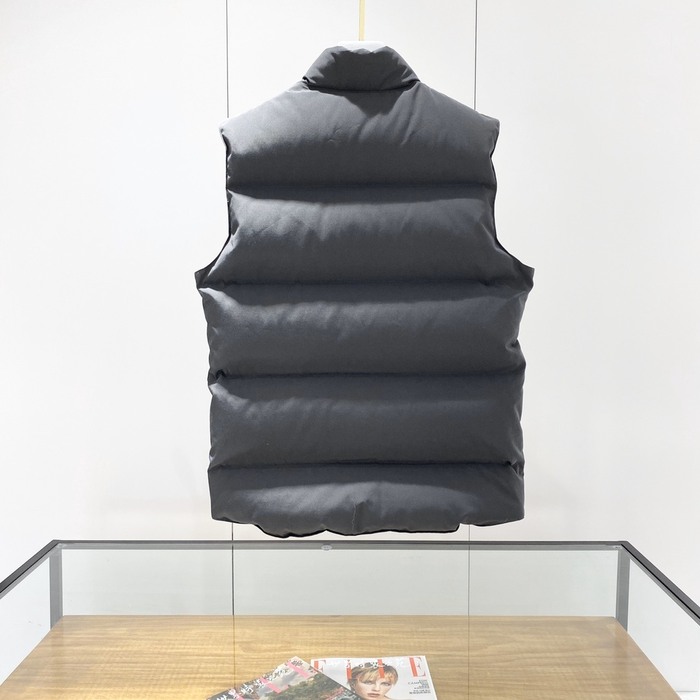 Yupoo Canada Goose puffer black patch vest Canada Goose down jacket puffer black logo patch vest Grey