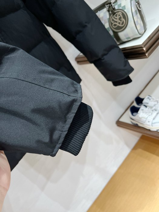 Yupoo Canada Goose puffer black red logo Canada Goose down jacket puffer black logo patch Black 029