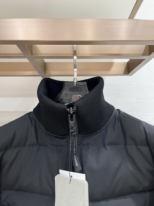 Yupoo Canada Goose puffer black red logo Canada Goose down jacket puffer black logo patch Black 029