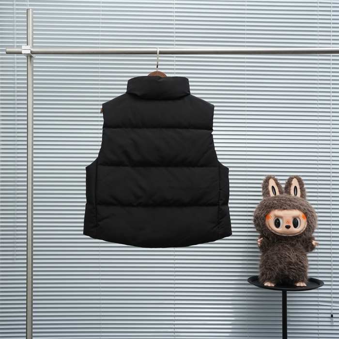 Yupoo Canada Goose puffer black sleeveless vest Canada Goose down jacket beanie black pompom Black