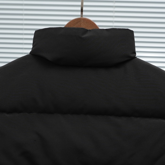 Yupoo Canada Goose puffer black sleeveless vest Canada Goose down jacket beanie black pompom Black