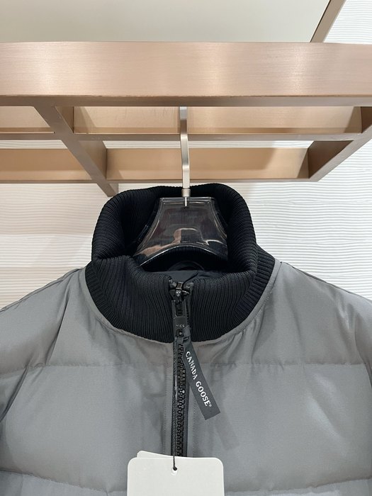 Yupoo Canada Goose puffer grey patch Canada Goose down jacket puffer grey furcollar Grey 015