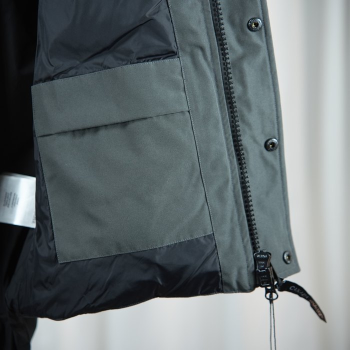 Yupoo Canada Goose puffer grey sleeveless vest Canada Goose down jacket puffer gray badge vest Grey