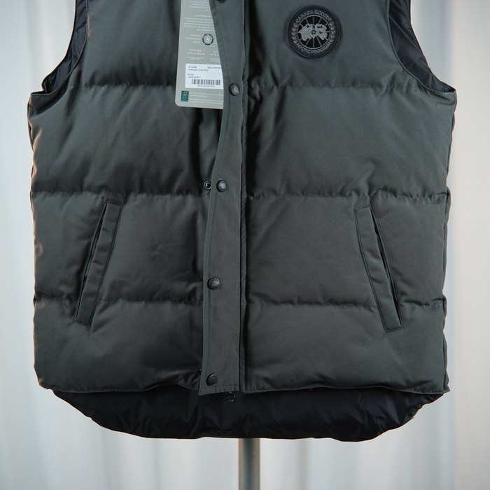 Yupoo Canada Goose puffer grey sleeveless vest Canada Goose down jacket puffer gray badge vest Grey