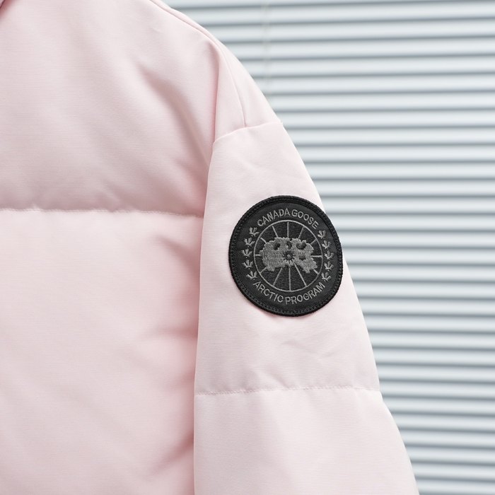 Yupoo Canada Goose puffer pink badge patch Canada Goose down jacket puffer pink badge patch Beige 020