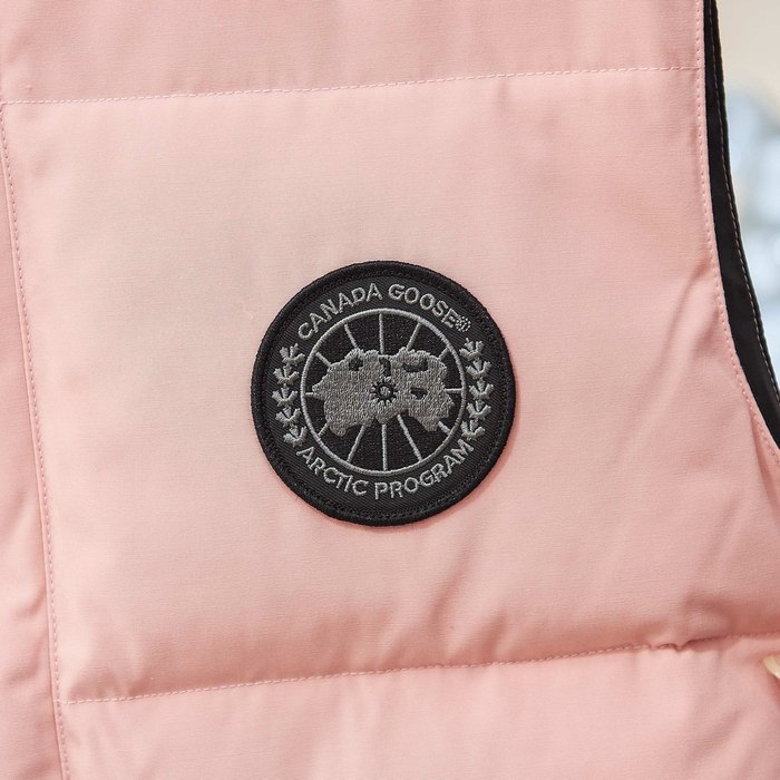 Yupoo Canada Goose puffer pink badge vest Canada Goose down jacket padded pink button vest Beige 002