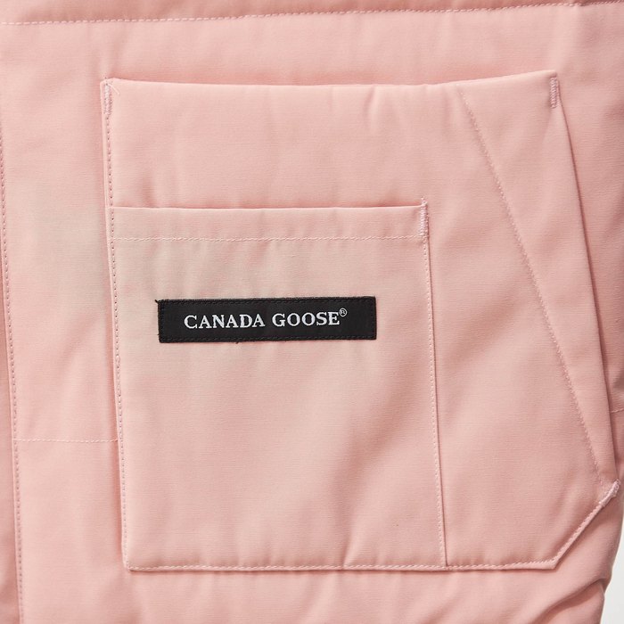 Yupoo Canada Goose puffer pink badge vest Canada Goose down jacket padded pink button vest Beige 002