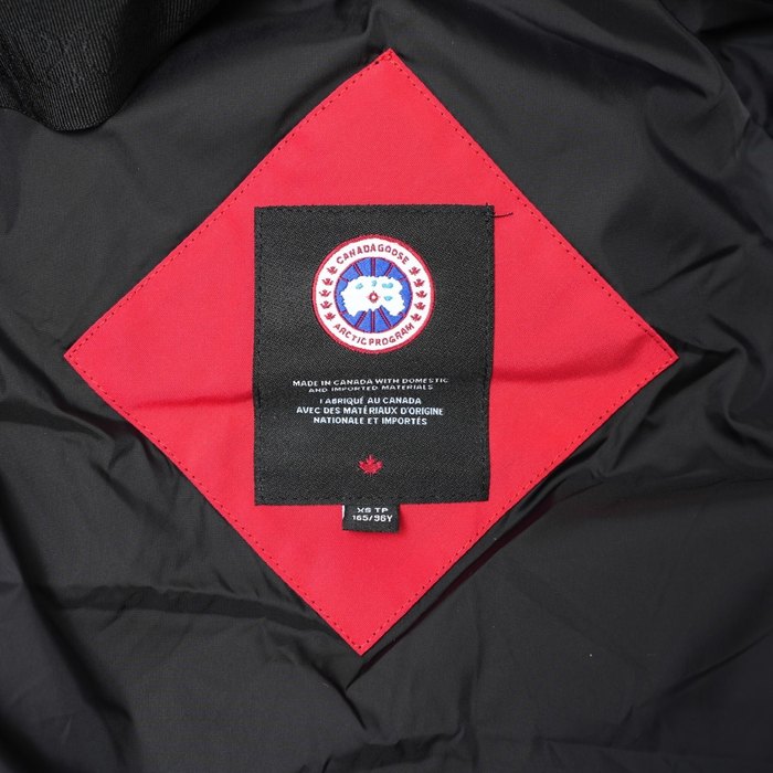Yupoo Canada Goose puffer red logo patch Canada Goose down jacket puffer red hood Red 005