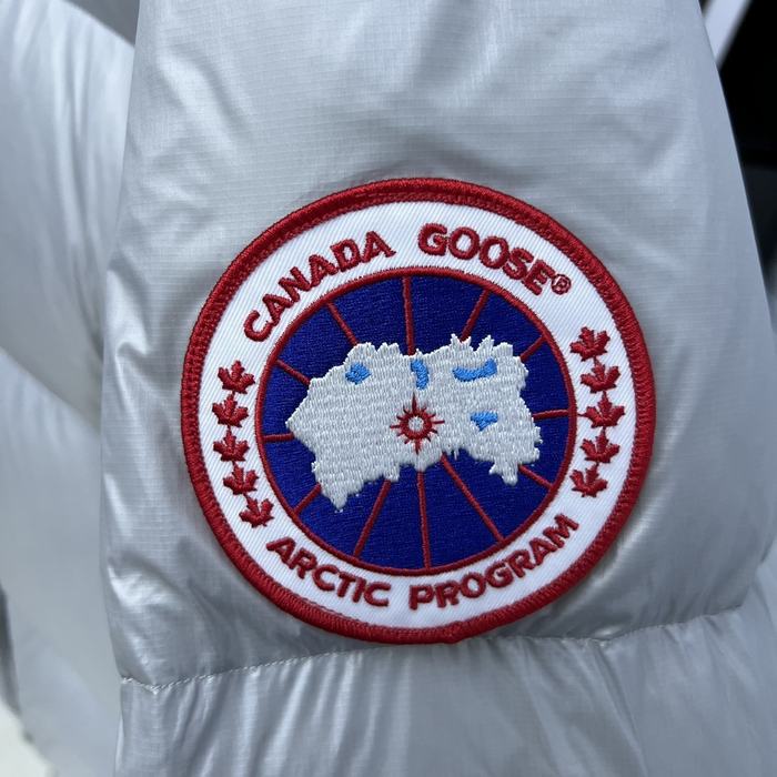 Yupoo Canada Goose puffer silver logo patch Canada Goose down jacket puffer silver badge Grey 014