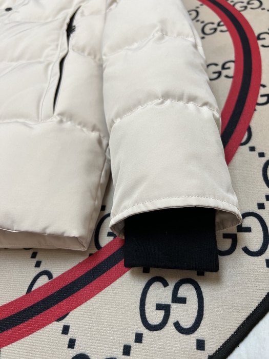 Yupoo Canada Goose puffer white fur hood Canada Goose down jacket puffer white fur hood Beige 004