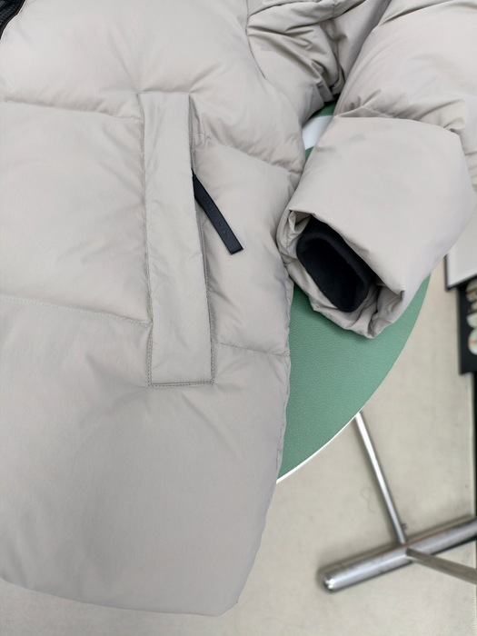 Yupoo Canada Goose puffer white hooded jacket Canada Goose down jacket hooded white zipper jacket Beige 011