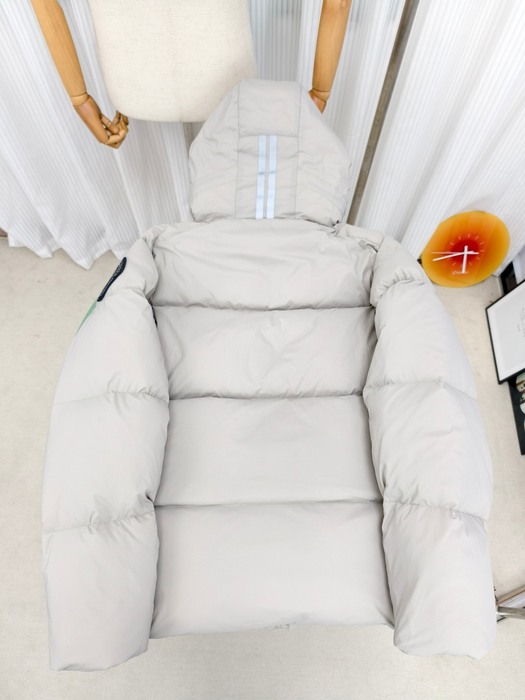 Yupoo Canada Goose puffer white hooded jacket Canada Goose down jacket hooded white zipper jacket Beige 011