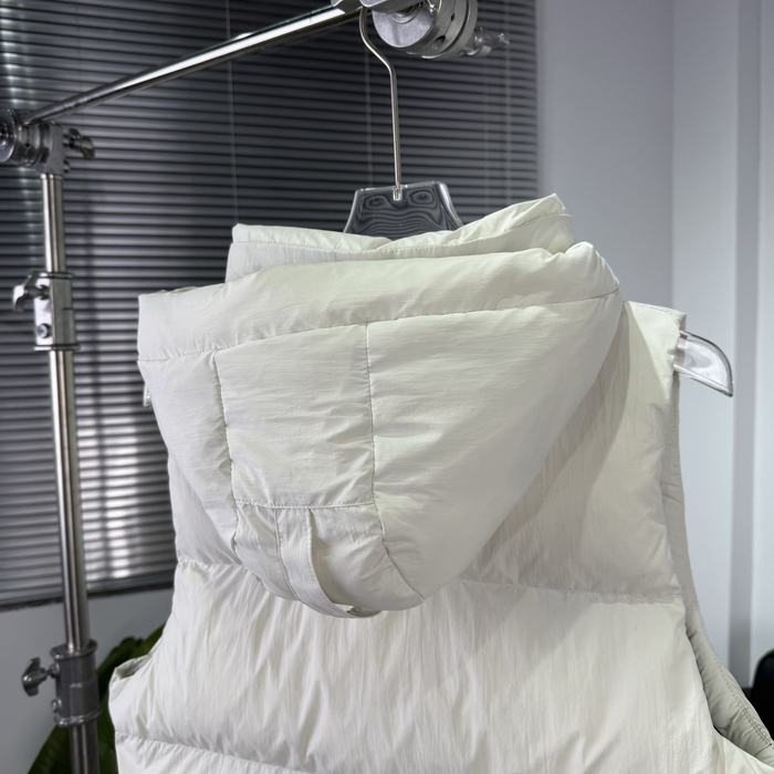 Yupoo Canada Goose puffer white hooded vest Canada Goose down jacket puffer white hooded vest White