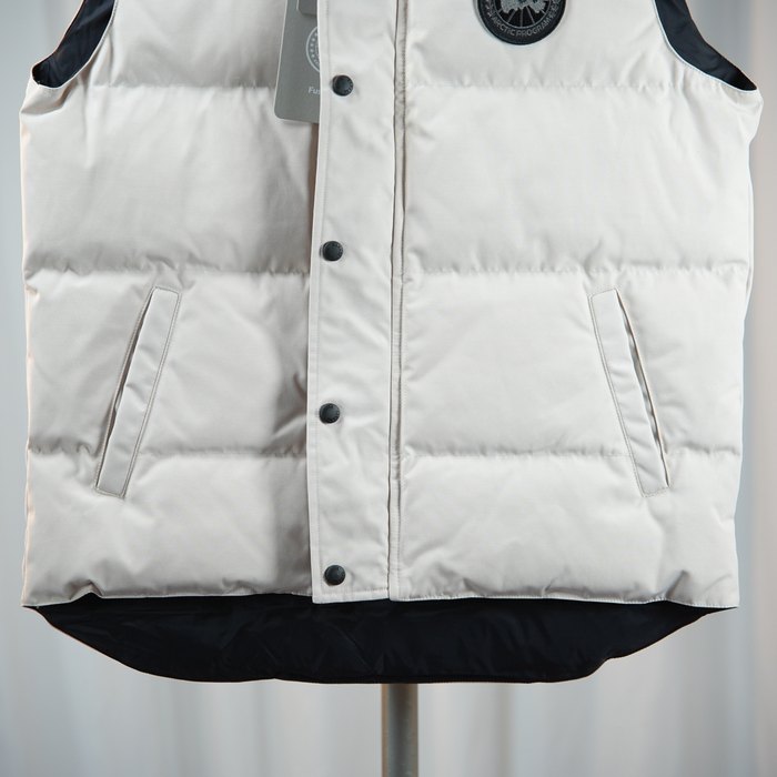 Yupoo Canada Goose puffer white sleeveless vest Canada Goose down jacket puffer vest white button White 002