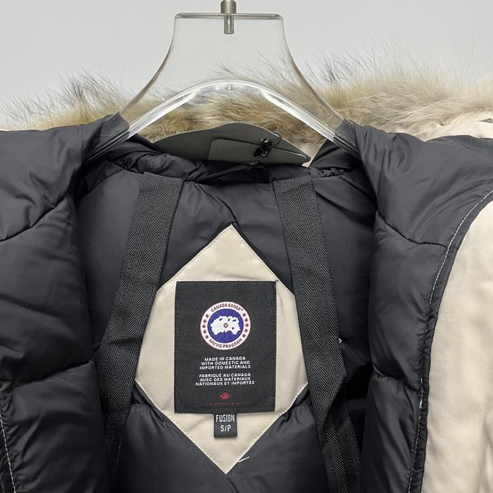 Yupoo Canada Goose puffy beige fur hood Canada Goose down jacket winter white fur hood jacket Beige 001