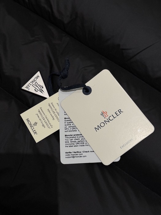 Clothing Moncler 2025 A line oversized fur collar down jacket Black