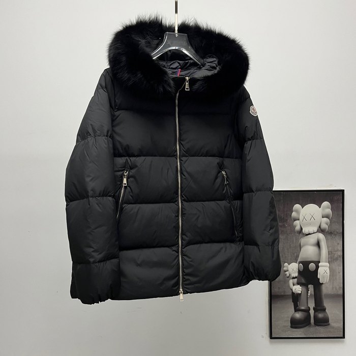 Clothing Moncler A line short down jacket with large fur collar Black