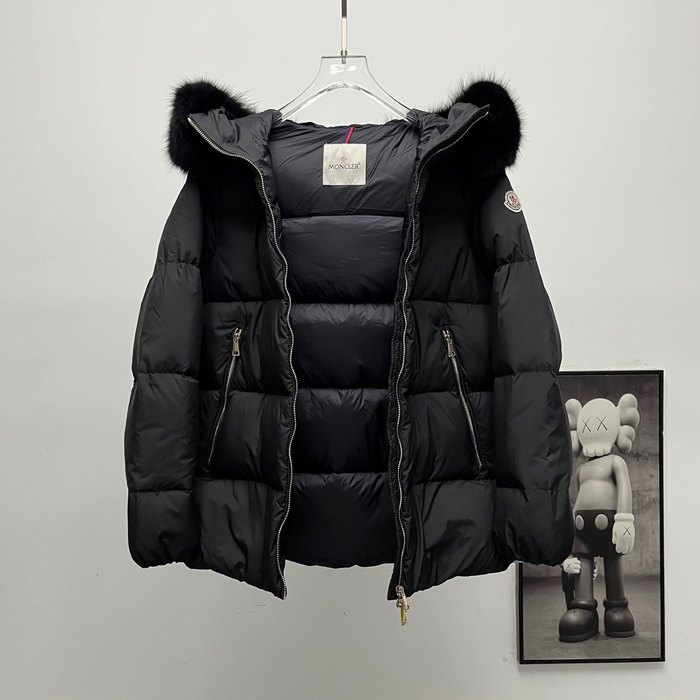 Clothing Moncler A line short down jacket with large fur collar Black