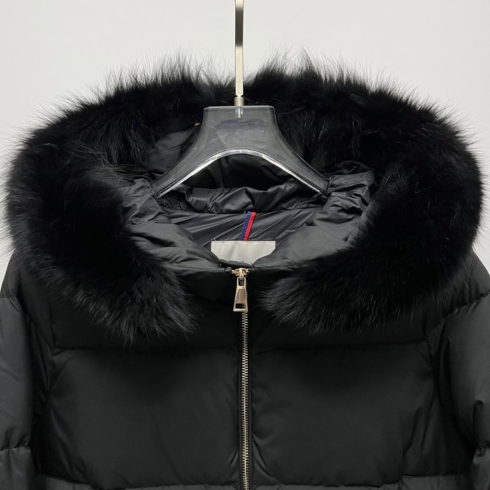 Clothing Moncler A line short down jacket with large fur collar Black