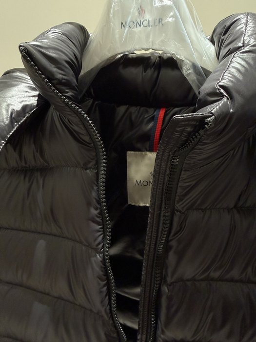 Clothing Moncler Black 016