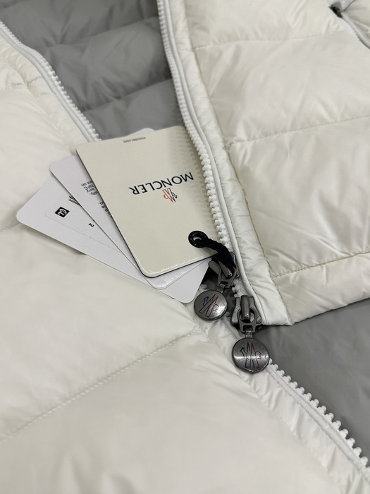 Clothing Moncler Bormes padded vest with hood White