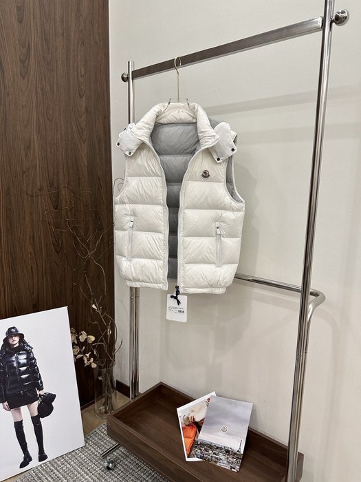 Clothing Moncler Bormes padded vest with hood White