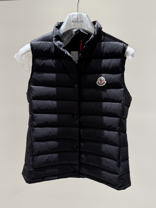 Clothing Moncler asymmetric hem down vest Black