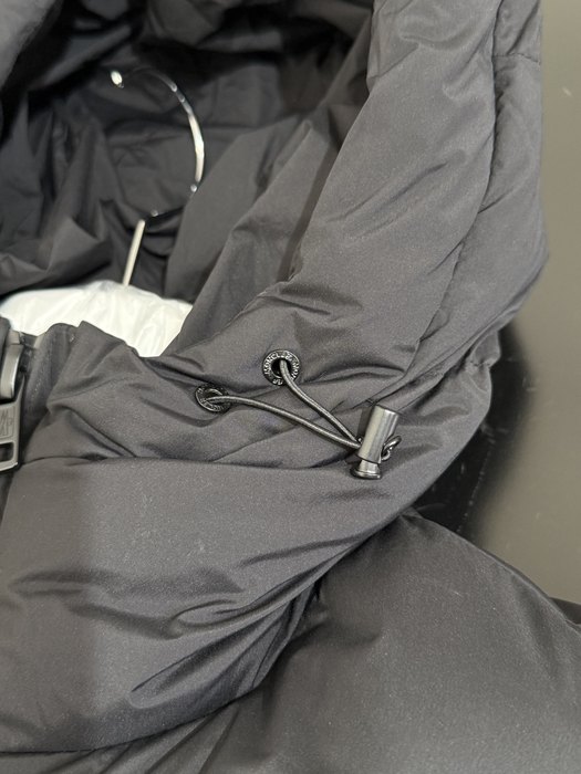 Clothing Moncler puffer coat Black